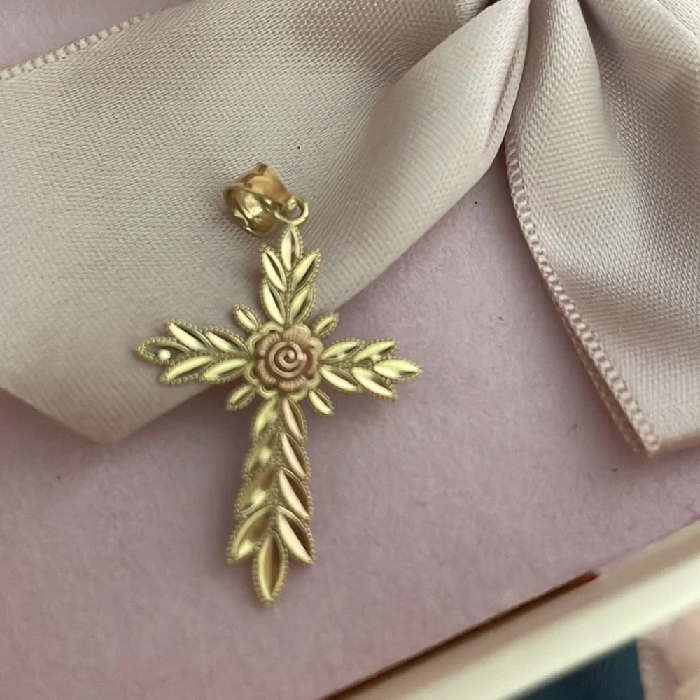 14K Gold Rose Cross pendant - Picture 2 of 2